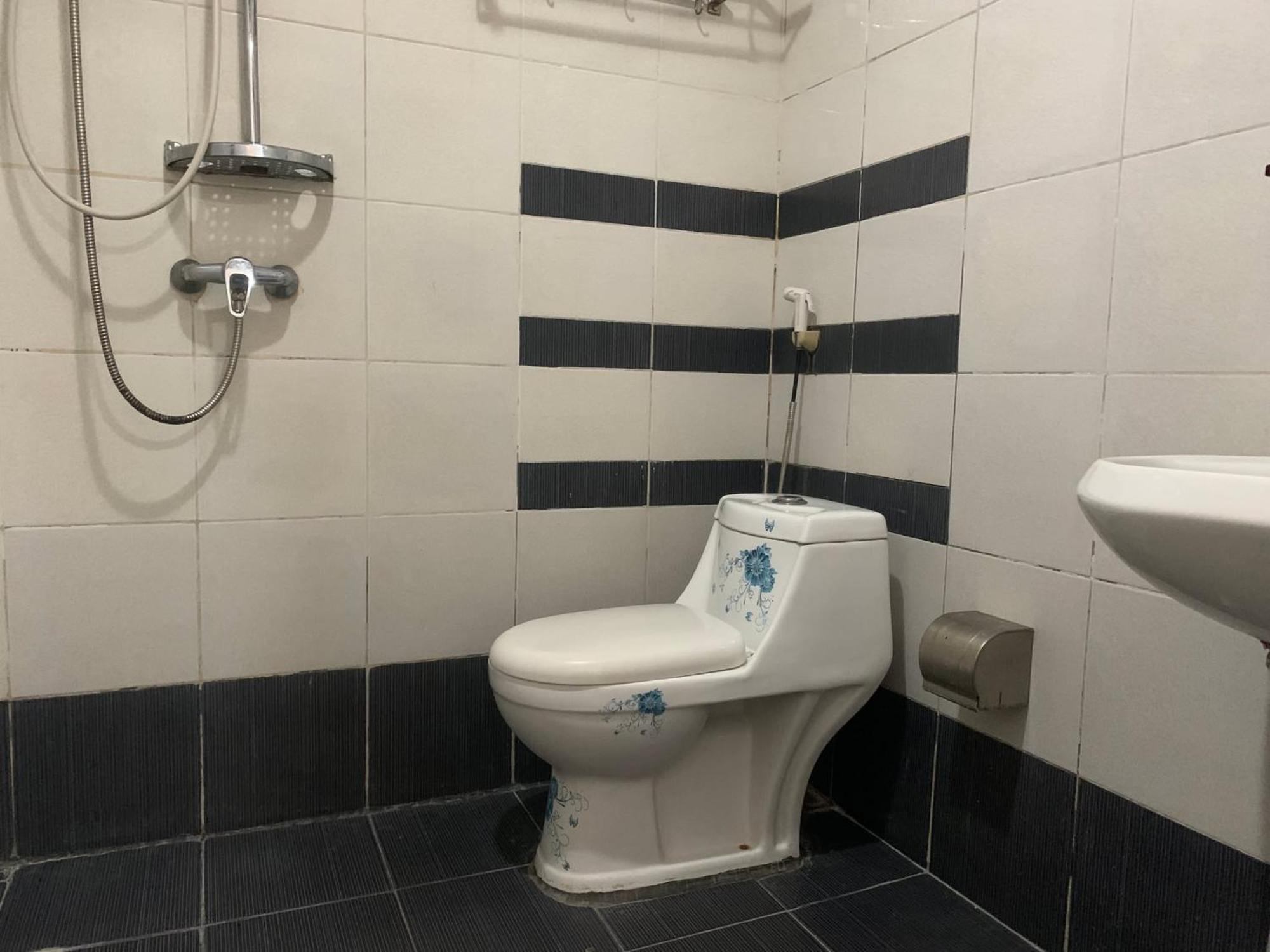 Oyo 416 ラッキー ホテル【スタッフワクチン接種済み】 マニラ市 エクステリア 写真