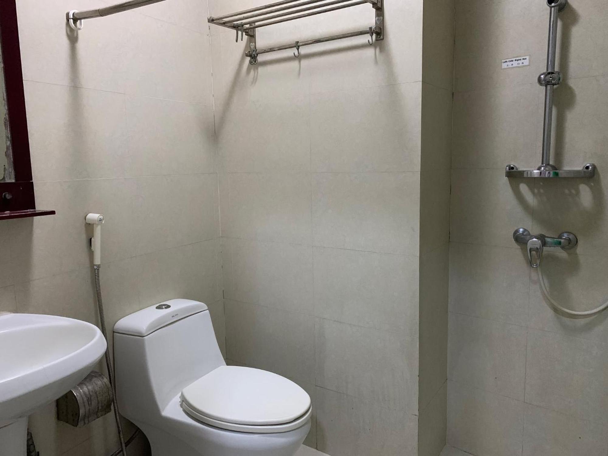 Oyo 416 ラッキー ホテル【スタッフワクチン接種済み】 マニラ市 エクステリア 写真