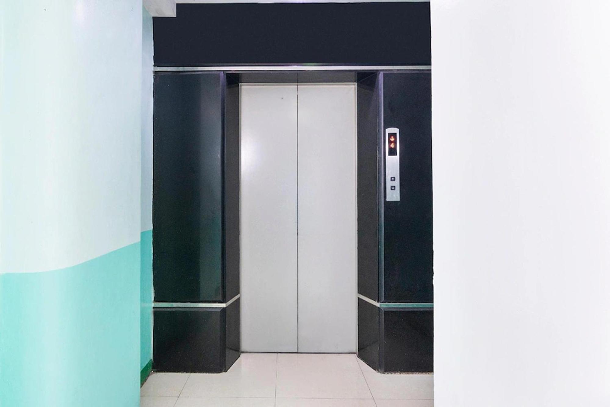 Oyo 416 ラッキー ホテル【スタッフワクチン接種済み】 マニラ市 エクステリア 写真